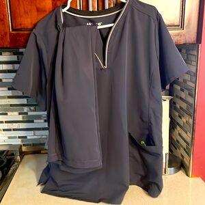 Healing Hands scrubs set.Top is 2Xl and bottom is XL